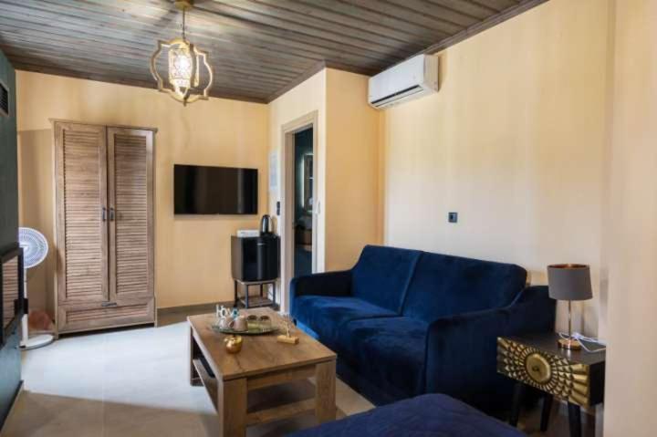 The Five Keys Hotel Monodendri Bagian luar foto