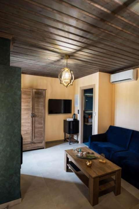 The Five Keys Hotel Monodendri Bagian luar foto