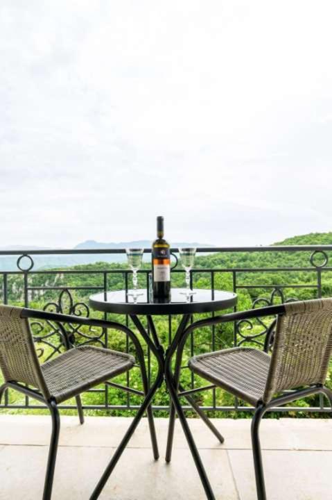 The Five Keys Hotel Monodendri Bagian luar foto