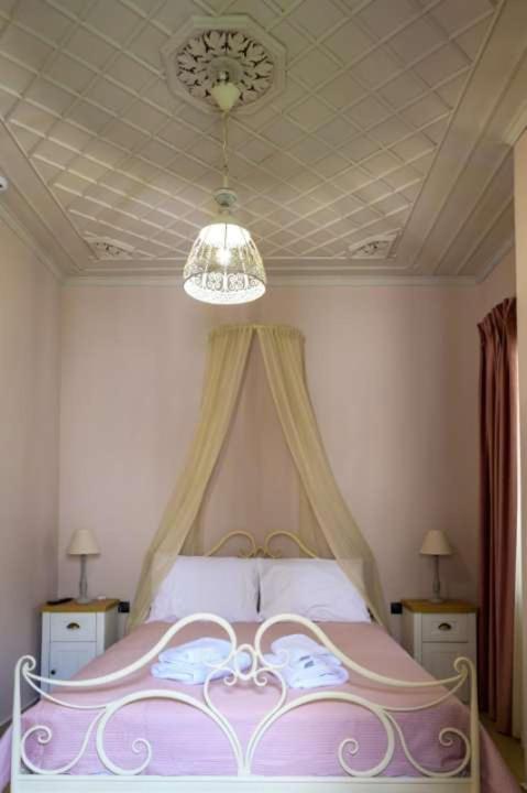 The Five Keys Hotel Monodendri Bagian luar foto