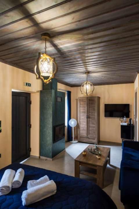 The Five Keys Hotel Monodendri Bagian luar foto