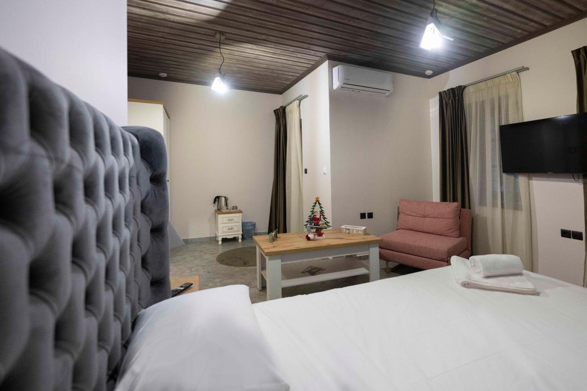 The Five Keys Hotel Monodendri Bagian luar foto