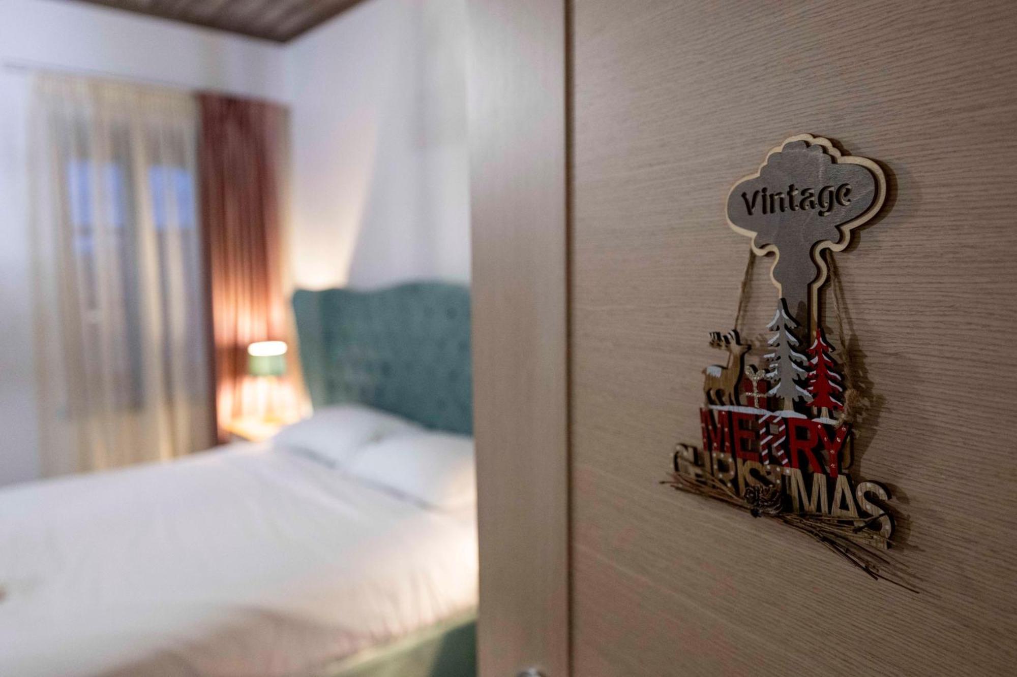 The Five Keys Hotel Monodendri Bagian luar foto