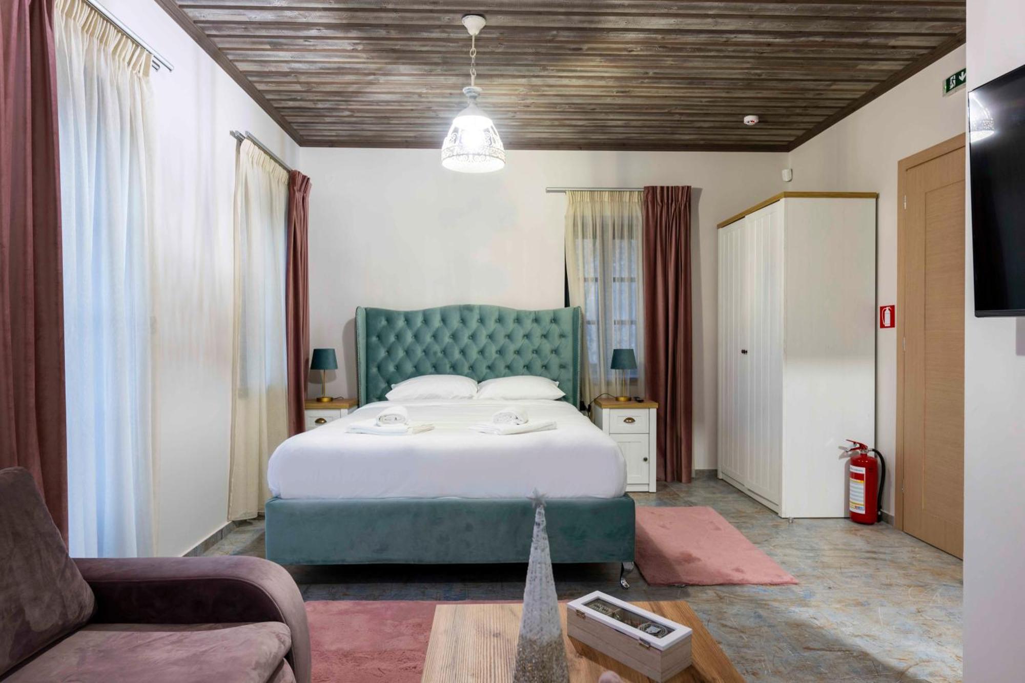 The Five Keys Hotel Monodendri Bagian luar foto