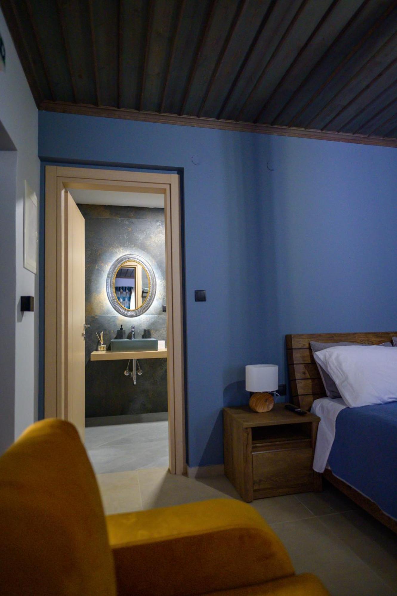 The Five Keys Hotel Monodendri Bagian luar foto